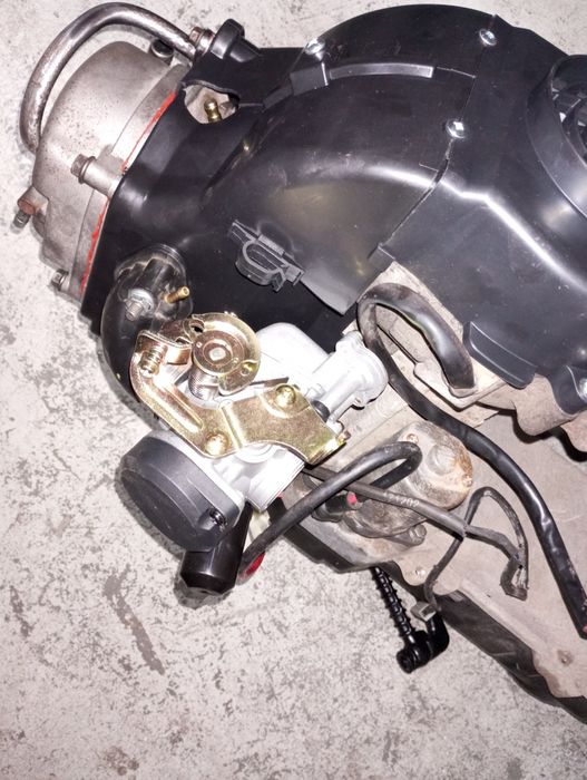 Silnik kompletny skuter 4t 50cm  od peugeot Django.