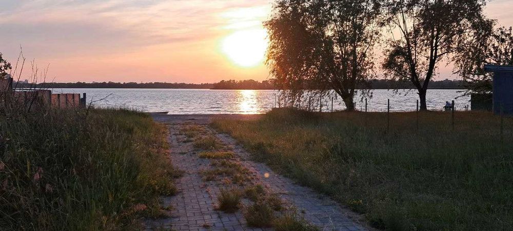 Продаж класного будинку в Рибальському на березі річки