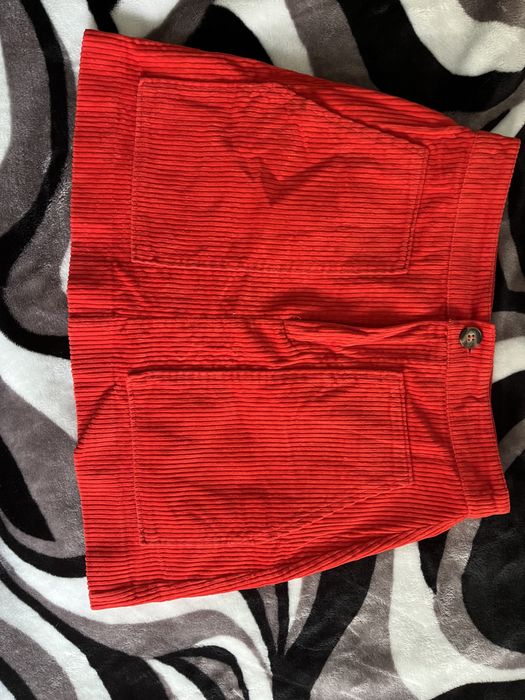 Czerwona sztruksowa spódniczka mini