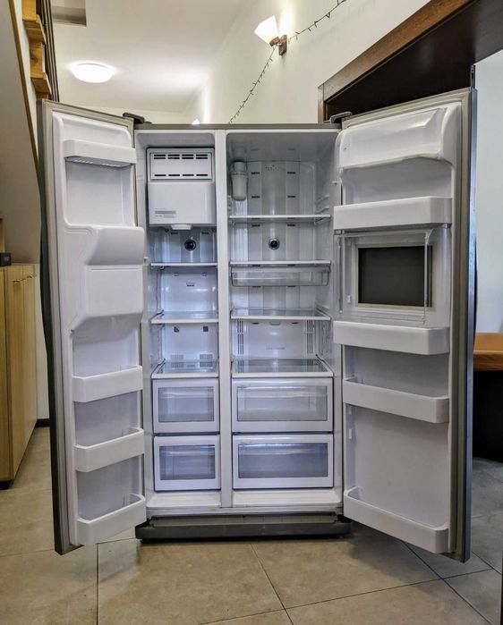 Холодильник SAMSUNG  RS21FANS, робочий, в доброму стані