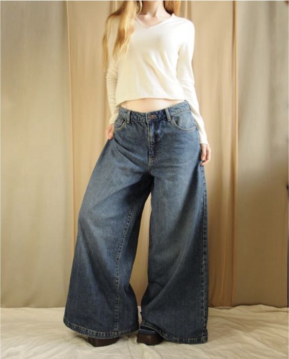 Джинсы трубы. Клёш. Палаццо.Размер S ,M