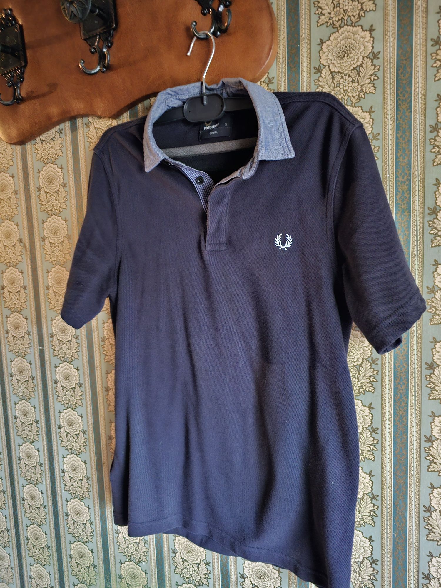 2 polos - lacoste e fred perry