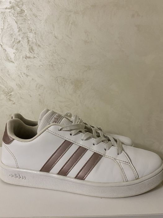 Жіночі кросівки Adidas Grand Court
