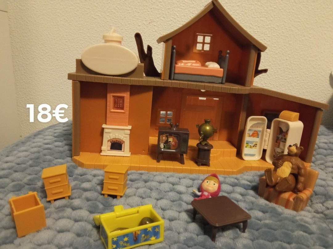 Casas do urso e da Masha várias..