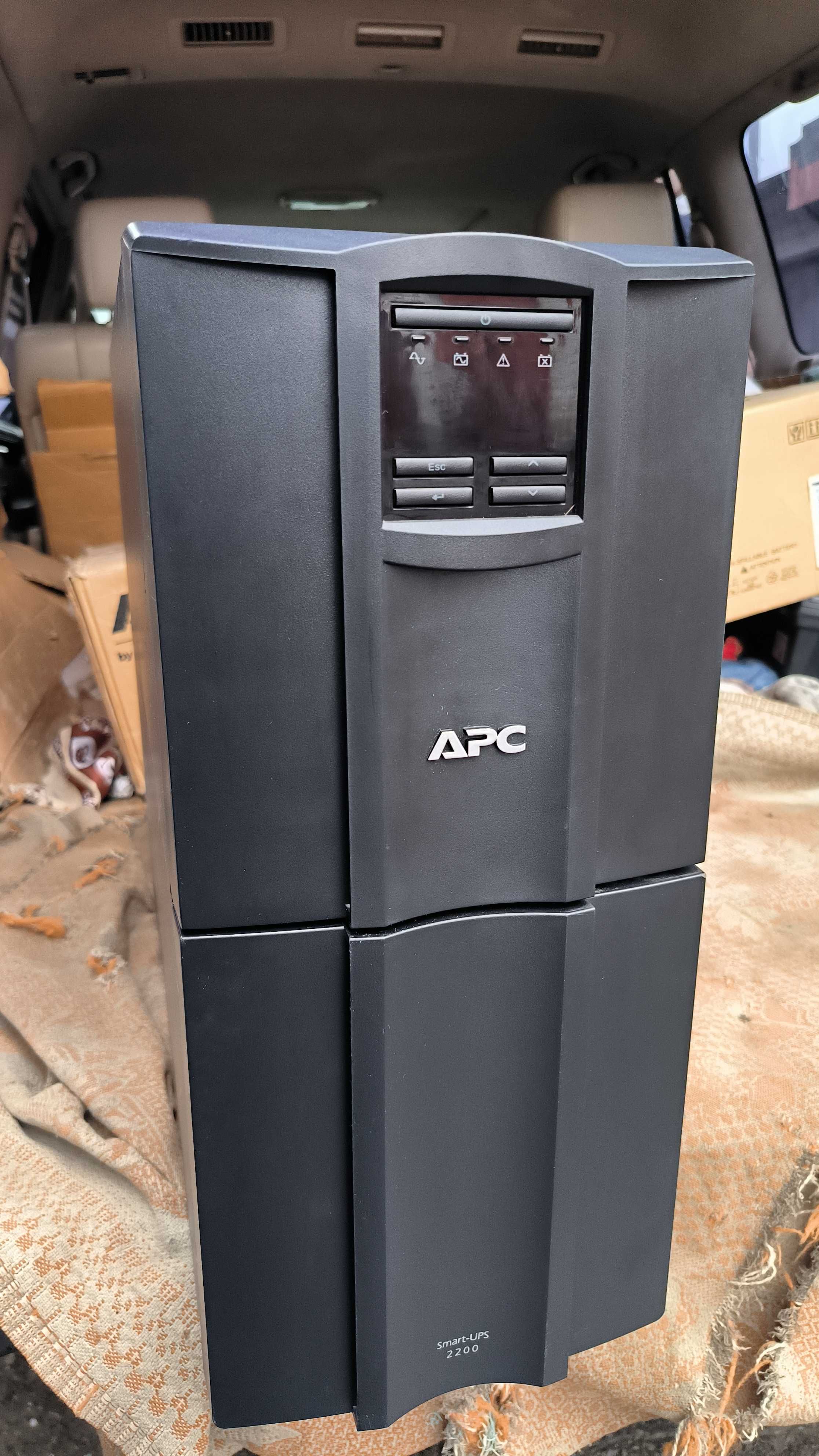 Бесперебійникі APC 2200 кількість