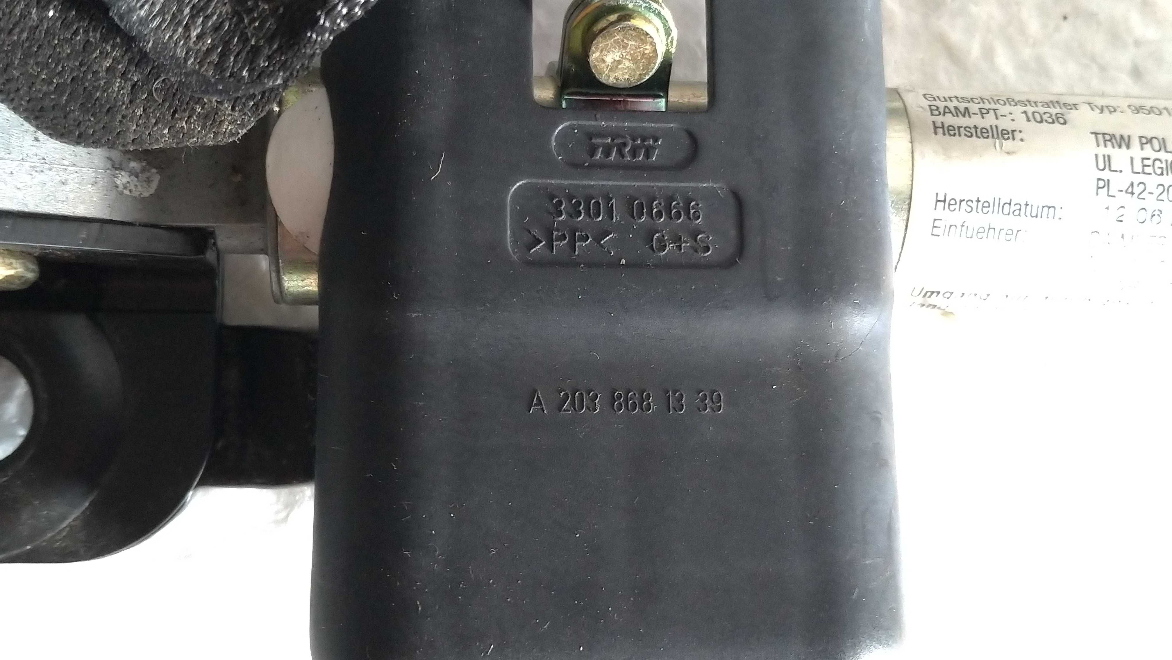 Cintos de segurança frente e tras Mercedes Benz C-classe W203.