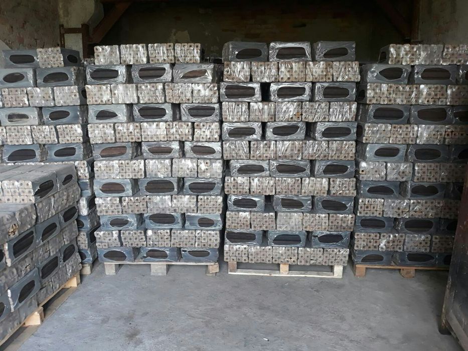 9000грн за тонну Паливні брикети pini-key з дубової опілки