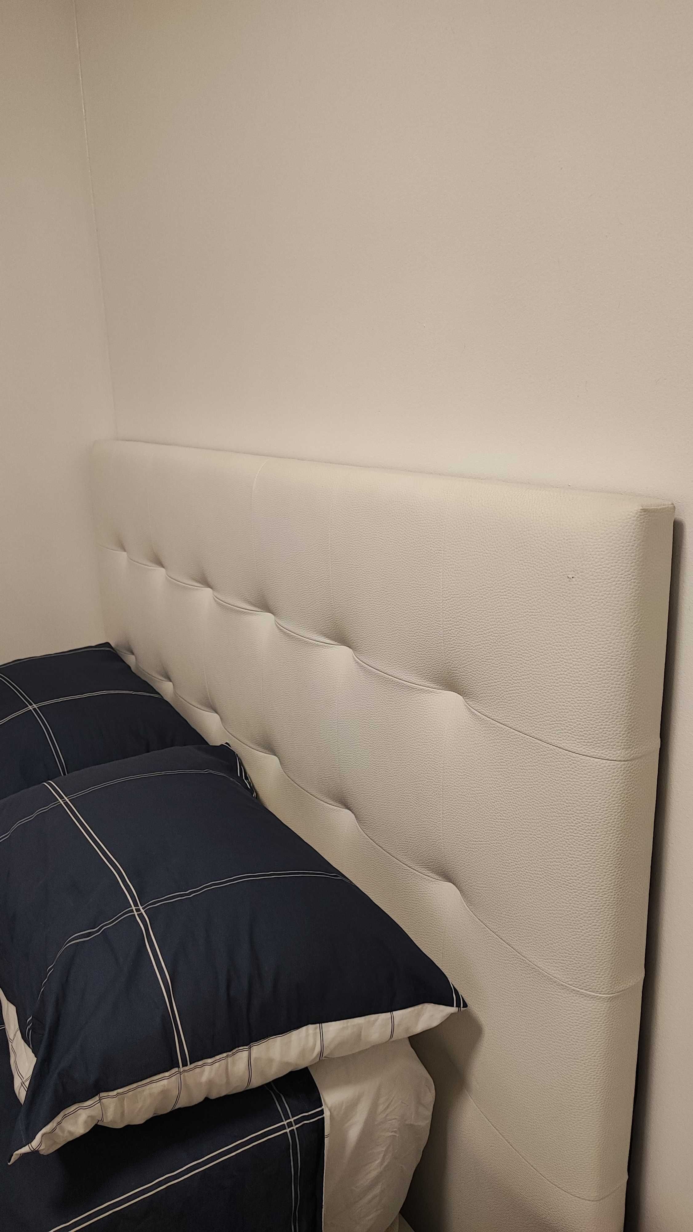 Cabeceira cama em branco