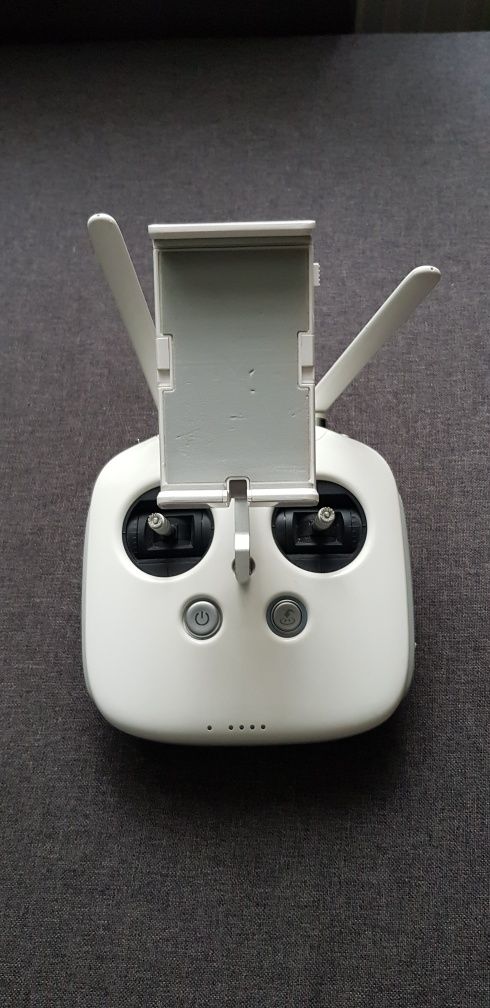 Pilot kontroler dji phantom 4 pro