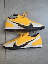 Buty piłkarskie halówki Nike Mercurial Vapor 13 academy IC r.41(26cm)