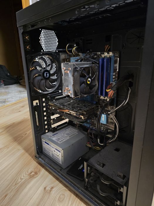 AMD FX-8120 / GTX 960 4GB / 8GB RAM / SSD 512GB / Windows 10