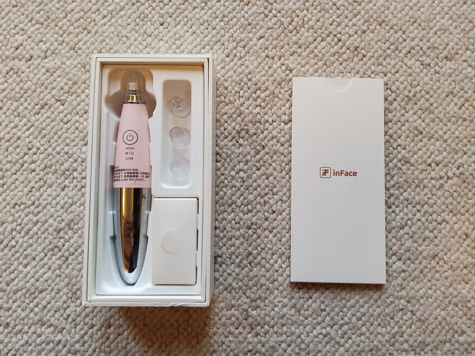 Peeling kawitacyjny odkurzacz usuwanie wągrów zaskórników skincare