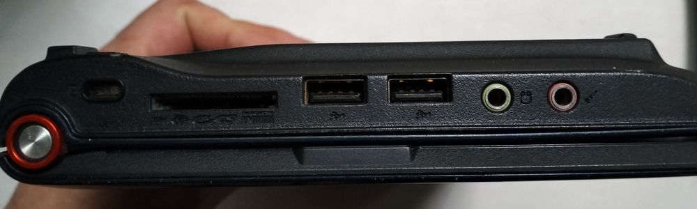 Ноутбук Acer Aspire One ZG5 (Intel Atom N270, 1 ГБ, 120 Гб HDD, WiFi,