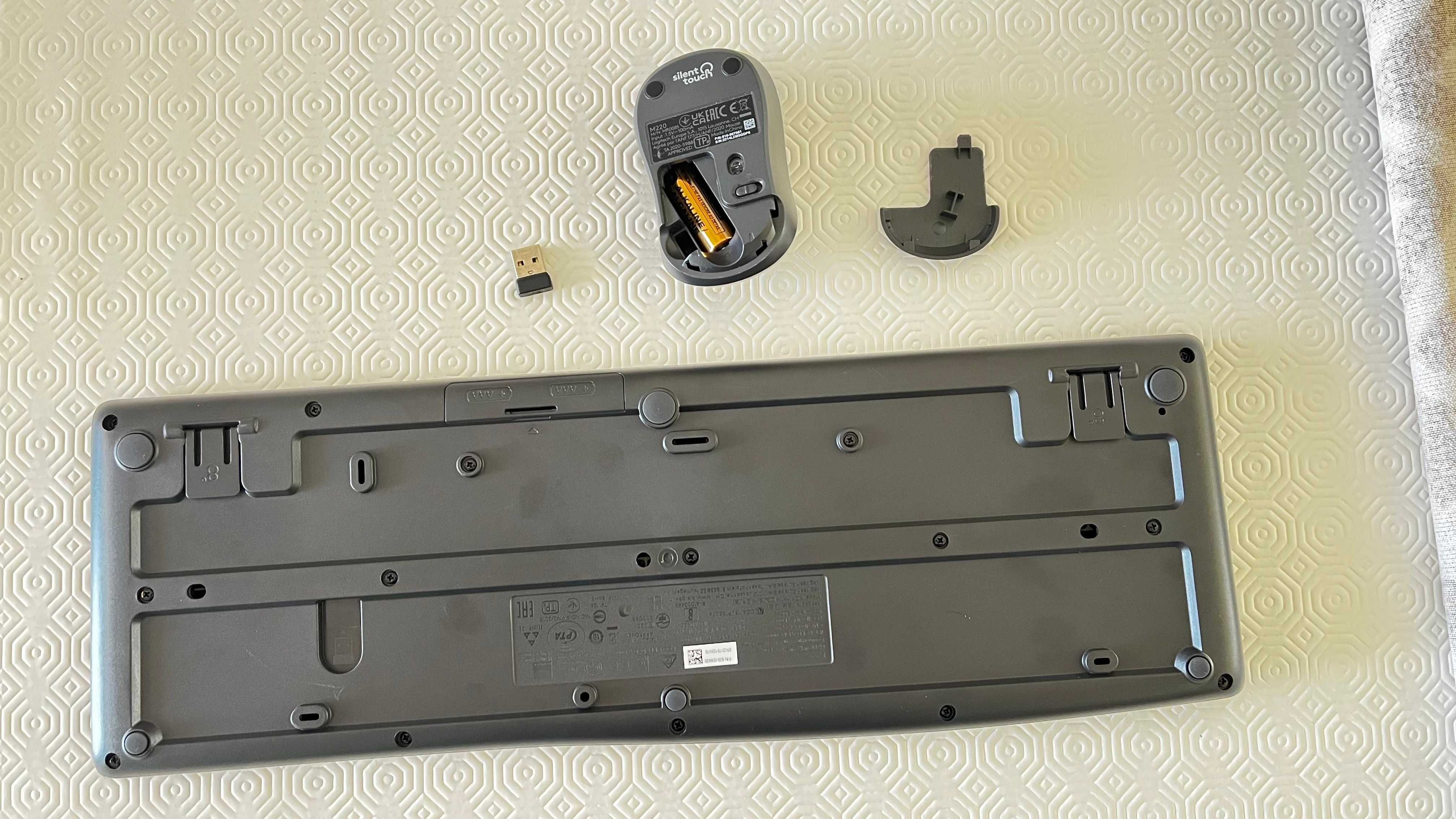 Teclado + Rato Logitech MK295 Silent Wireless Combo PT Graphite