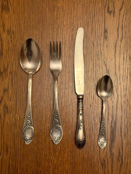 Posrebrzane sztućce, komplet 12 osób