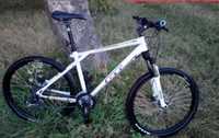 GT Avalanche 3.0 . Norco Shtorm 6.2