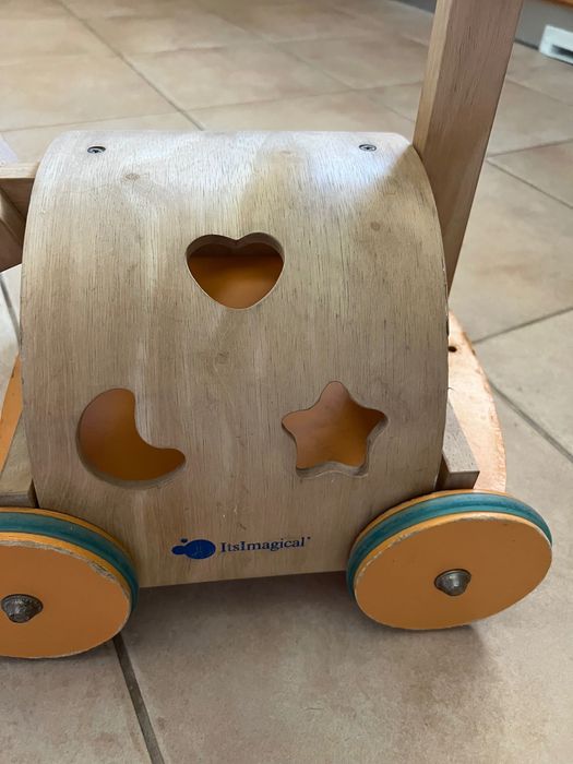 Carrinho de madeira para criança (tipo triciclo)