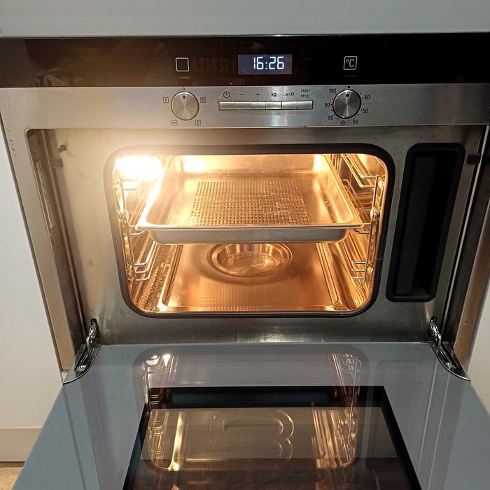 Piekarnik parowy do zabudowy