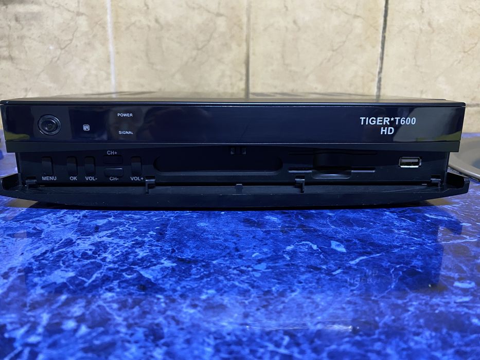 Супутниковий ресивер Tiger T600 HD (як новий)