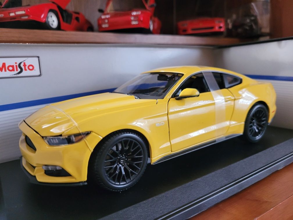 Model Ford Mustang, 1/18, Maisto