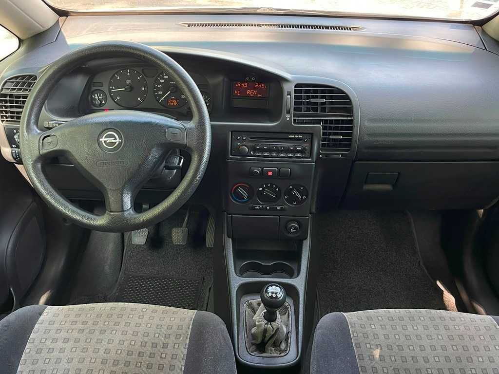 Opel Zafira 2.0 DTi Elegance 7 Lugares