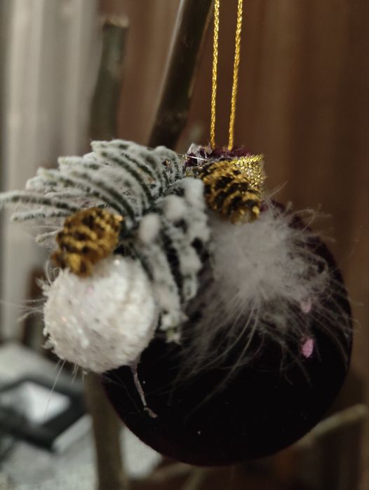 Новорічні іграшки