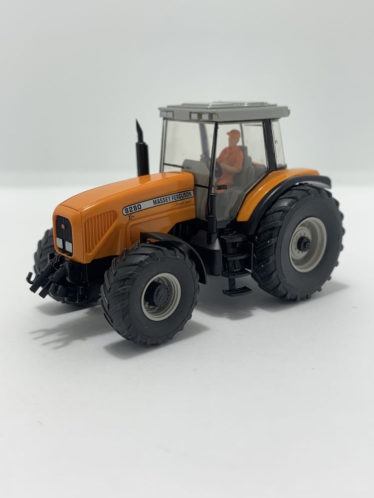 Massey Ferguson 8280 da Wiking escala 1/87