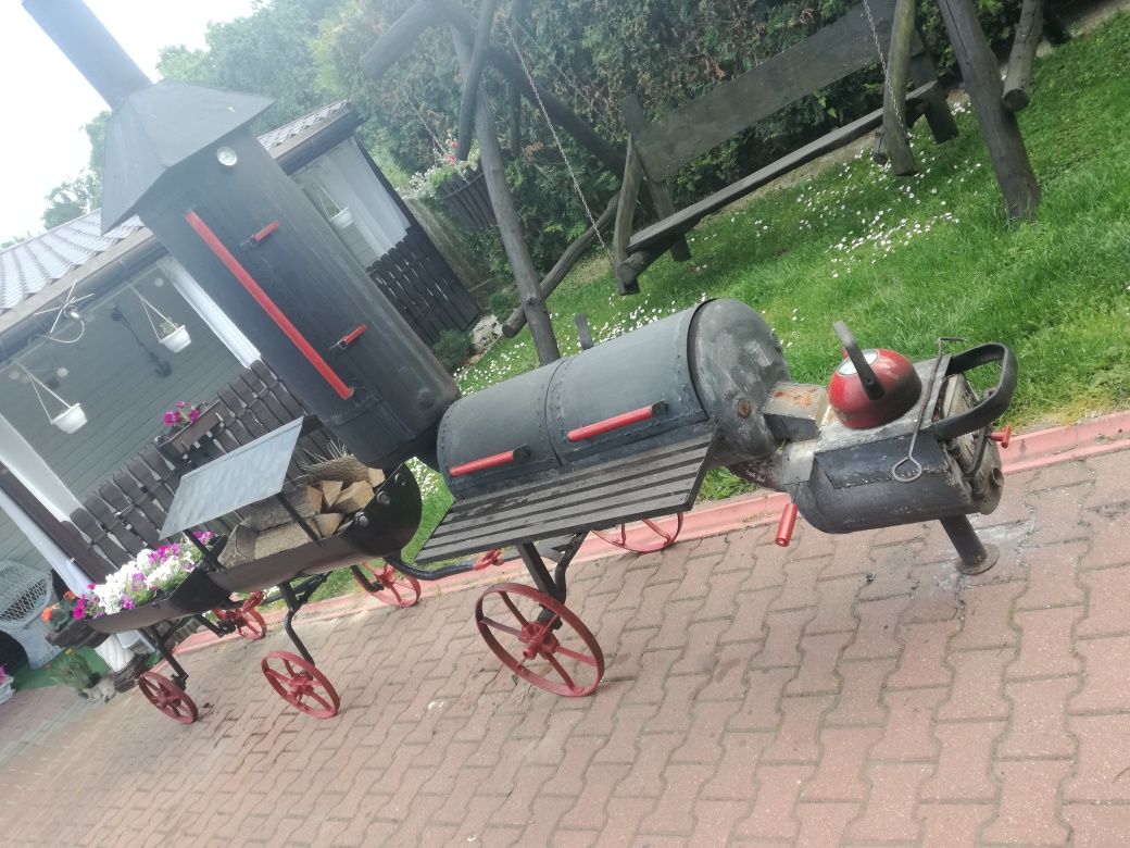 Grill wędzarnia lokomotywa wagony