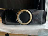 Projektor JVC RS540 - 4K, fabryczny komplet, stan idealny!