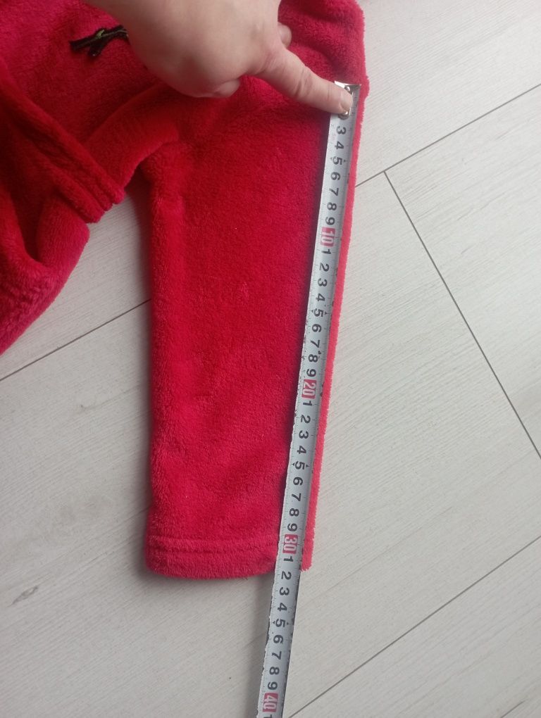 Oddam za 10 zł czerwony szlafrok dla dziewczynki 92/98