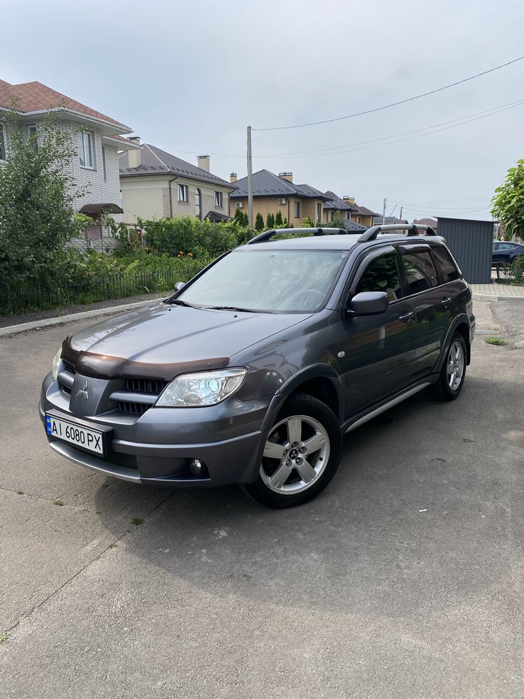 Продам Mitsubishi Outlander 2.4 AT