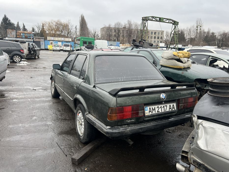 Разборка БМВ 3 30 2.4 Disel 87 рік запчястини в гарному стані