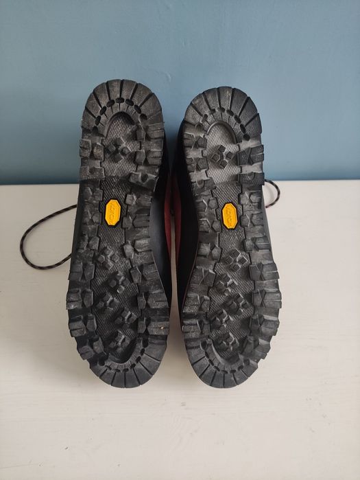 Buty trekkingowe Lowa pod raki automatyczne