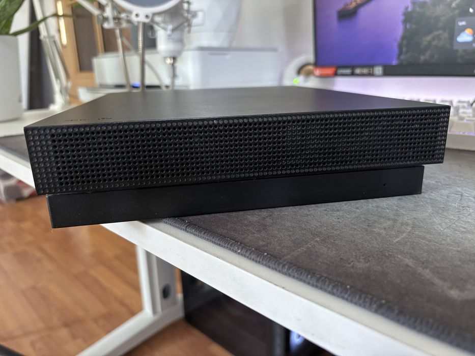 XBOX ONE X nie uszkdzony 1TB