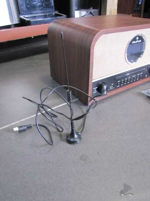 Radio cyfrowe DAB+ FM CD USB w stylu retro drewno Auna Columbia