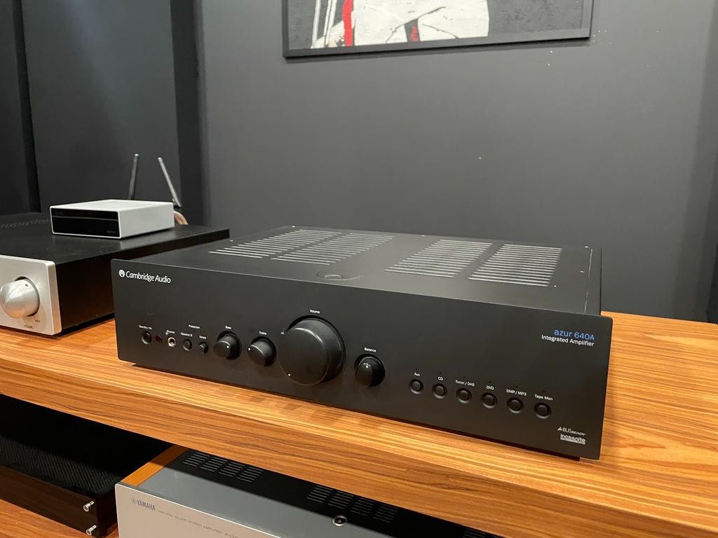 Cambridge Audio 640 Azur V2 - wzmacniacz zintegrowany.