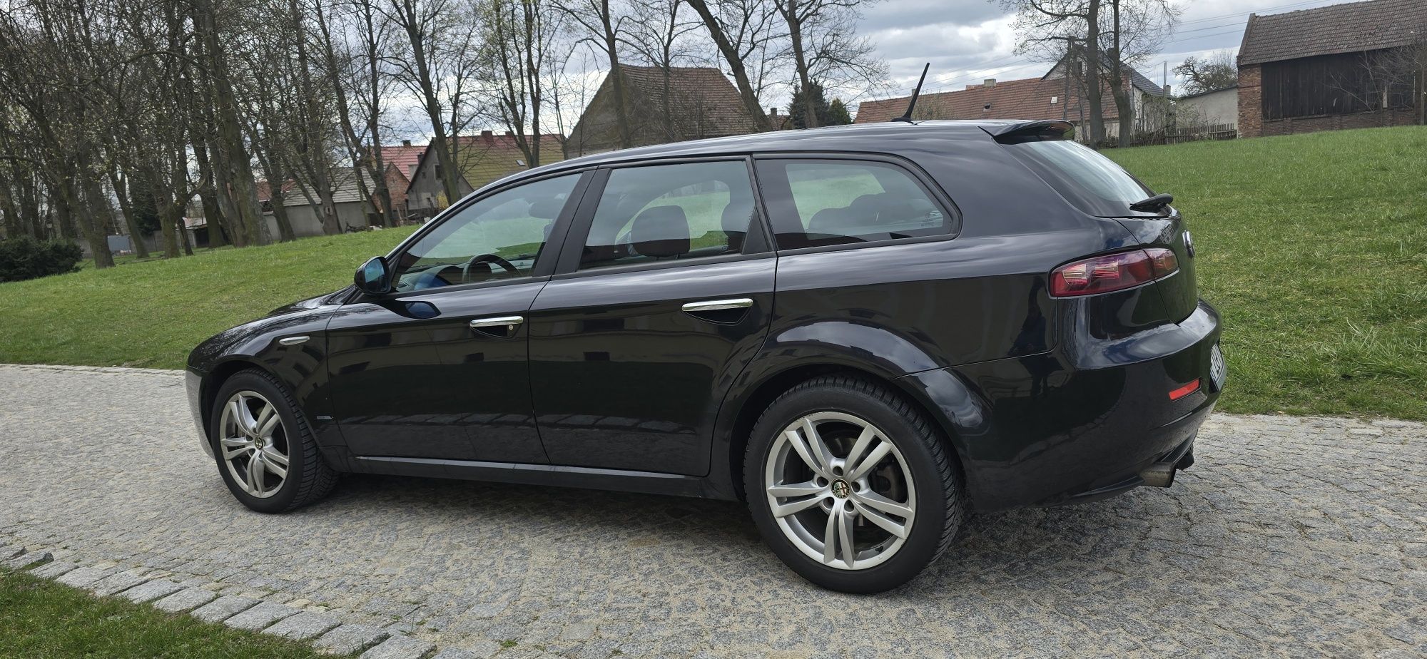 Alfa Romeo 159 2.0jtdm czarny sufit
