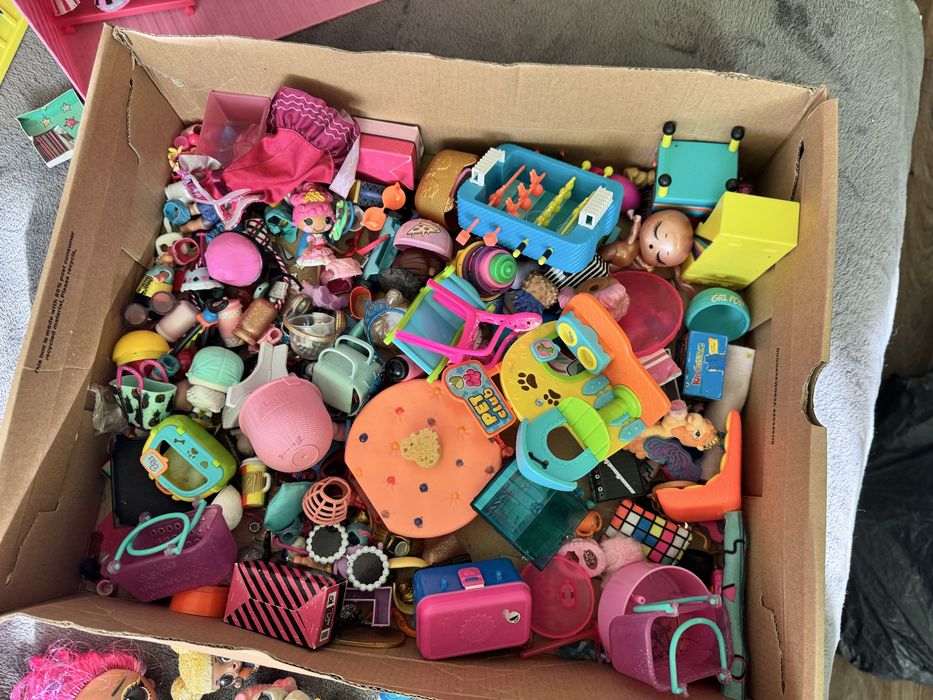 ЛОЛ оригінал ляльки куклы лол подіум сцена будинок