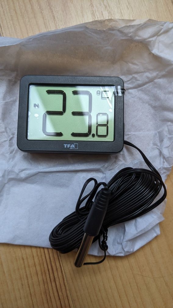 Termometr LCD zewnętrzny z czujnikiem