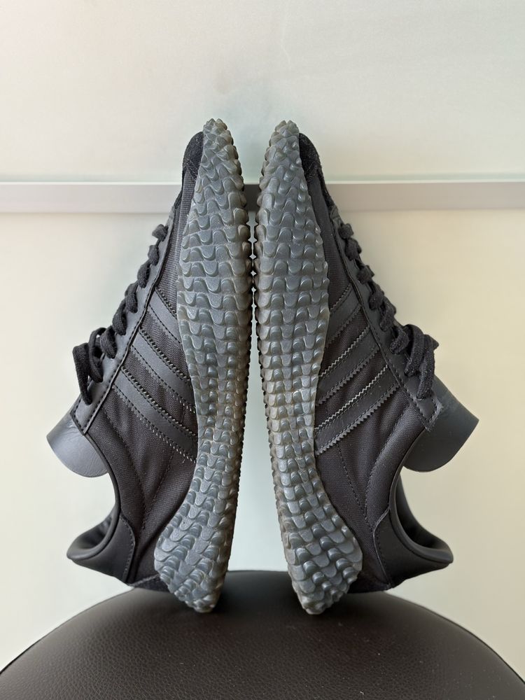 Кросівки Adidas Kamanda