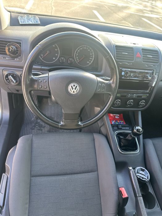 Volkswagen Golf 5 2005 1.6 газ/бенз клімат
