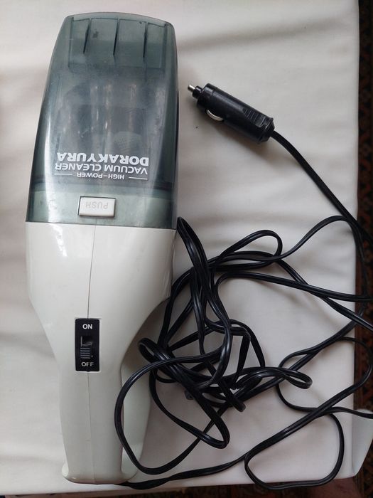 Автомобильный пылесос