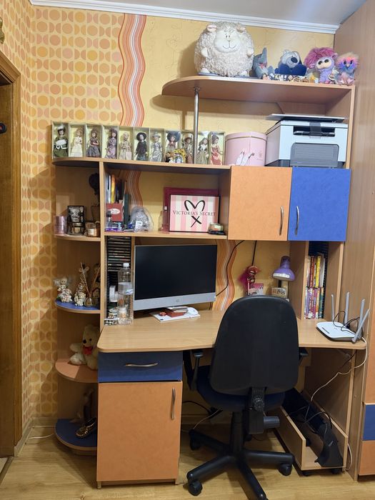 Мебель в детскую шкаф стол дитяча трюмо