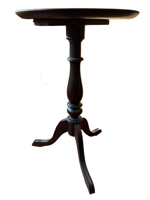 Mesa Clássica em Madeira Maciça – 62cm Altura x 40cm Diâmetro