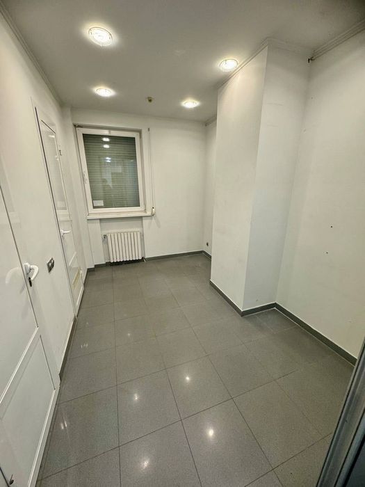 Сдам магазин на красной линии пр.Поля отдельный вход