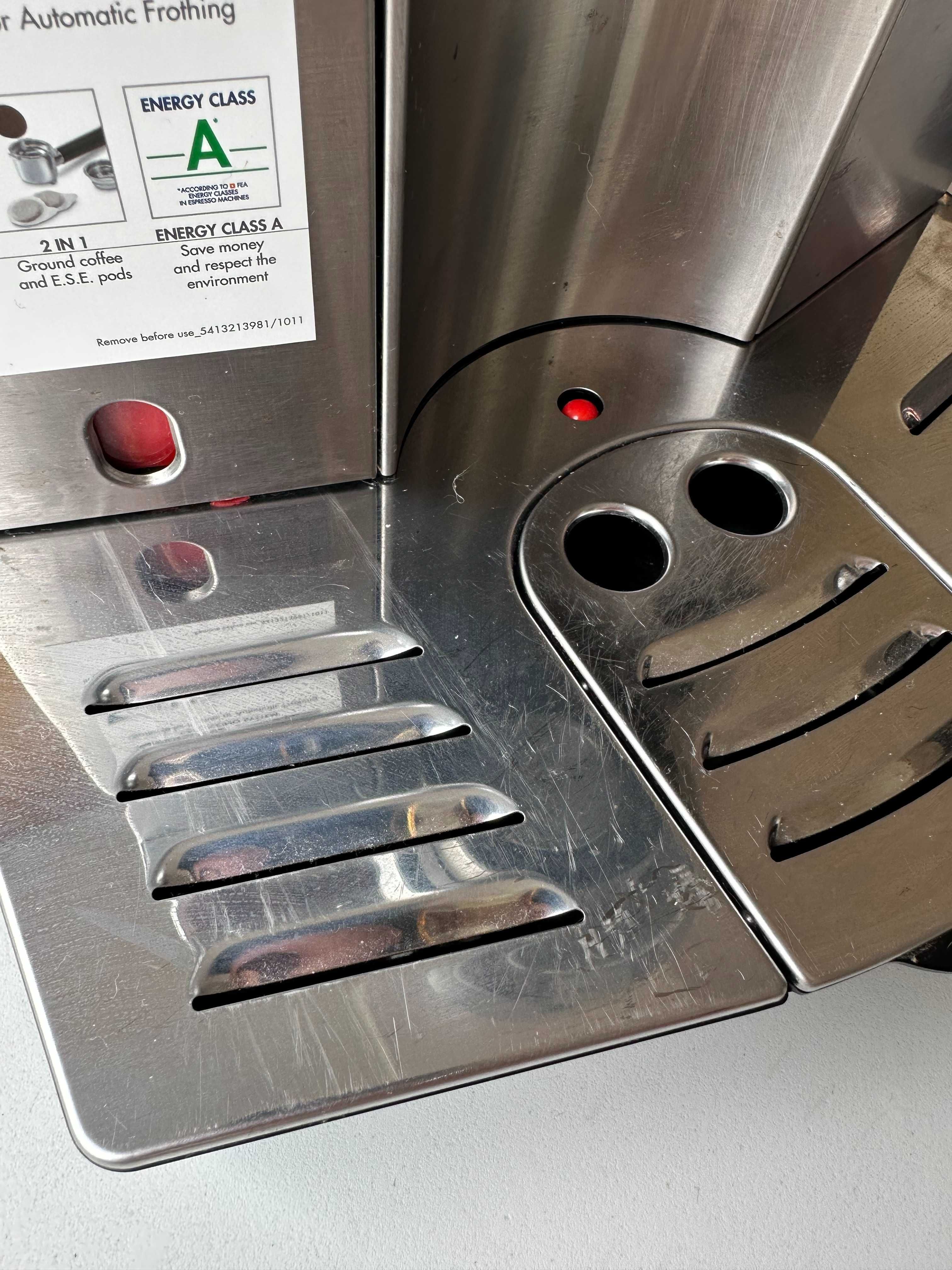 Ciśnieniowy Ekspres do kawy Automatic Cappucino DeLonghi EC850.M