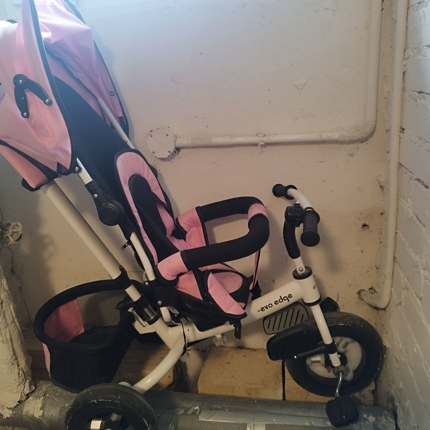 Różowy rowerek trójkołowy dla dzieci od 1 do 5 lat