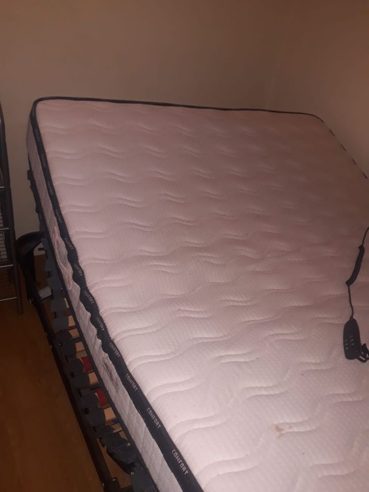 Cama de casal articulada elétrica com comando