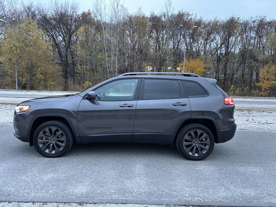 Jeep Cherokee 2021 3.2 бензин