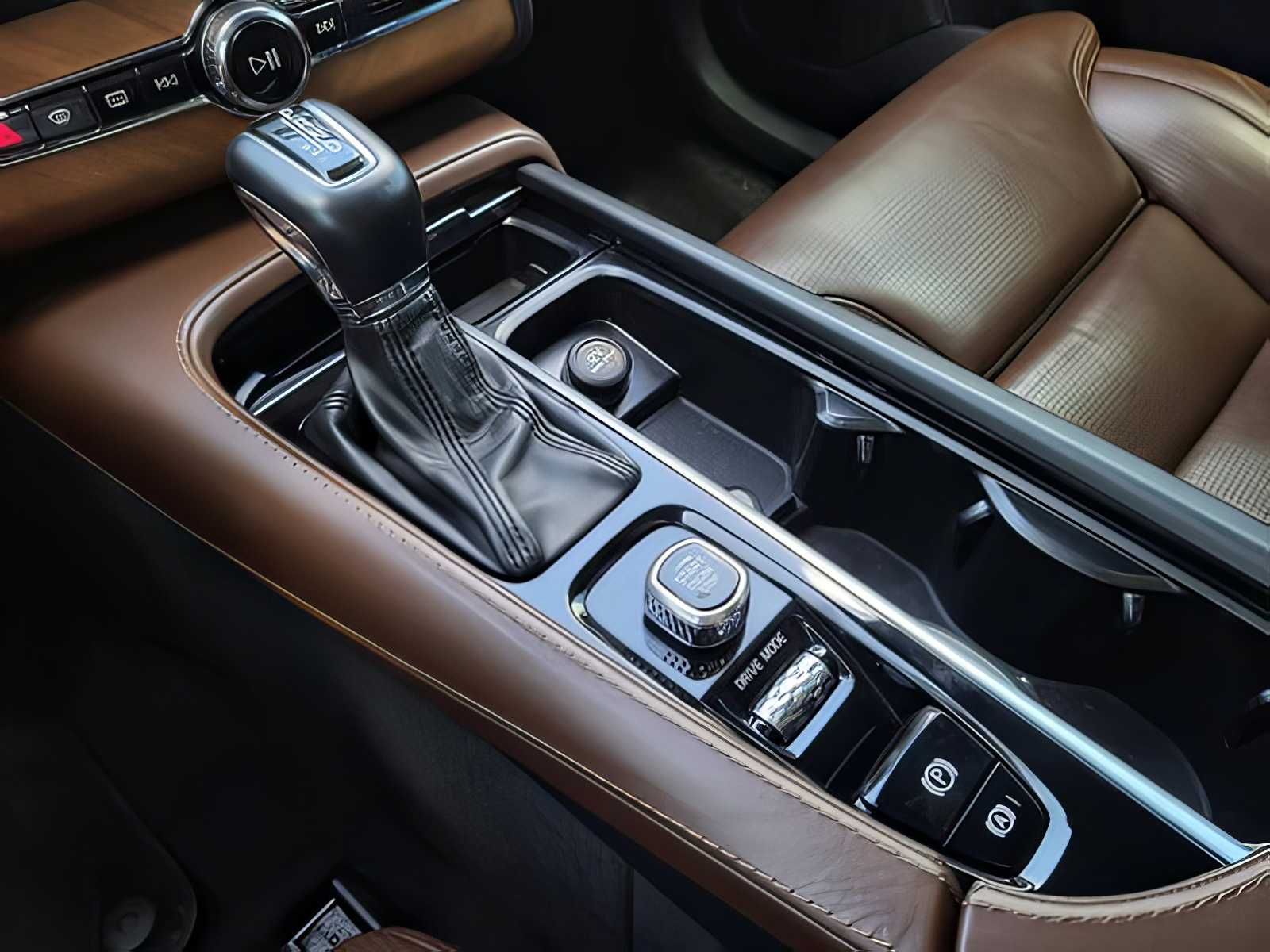 2019 Volvo XC90 T6